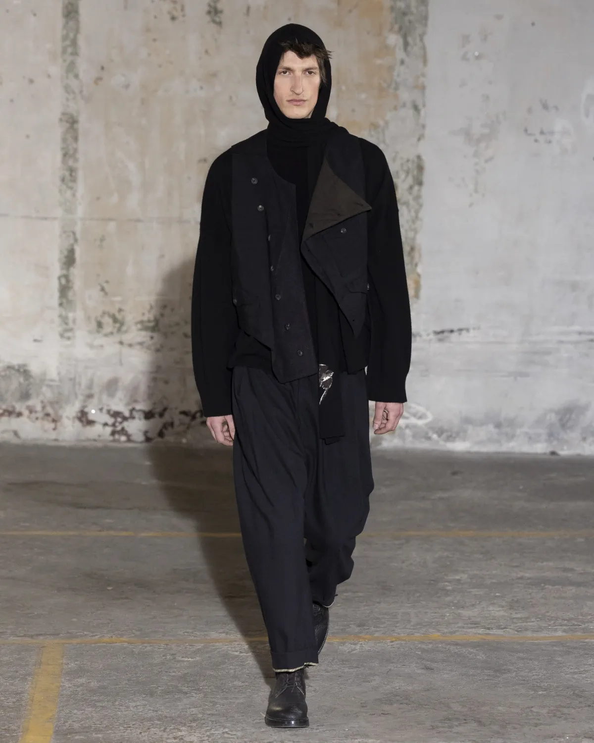 La collection automne 2025 de ZIGGY CHEN alterne réflexion tranquille et fluidité urbaine