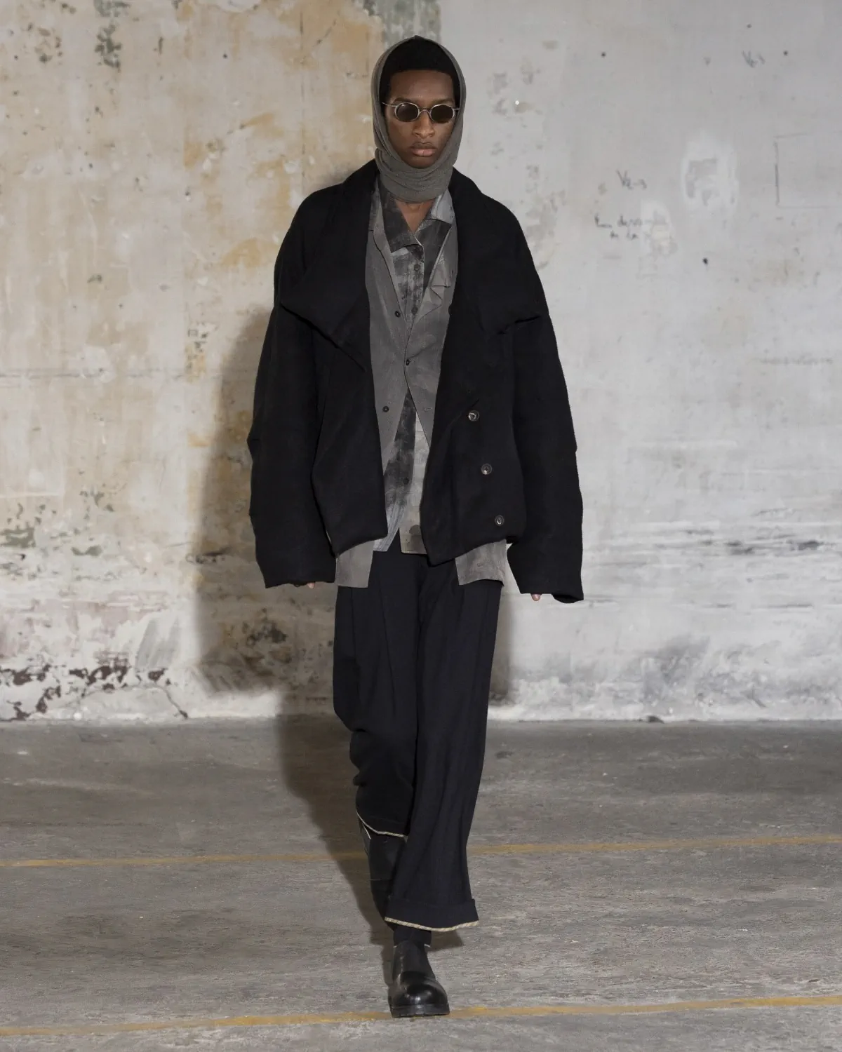 La collection automne 2025 de ZIGGY CHEN alterne réflexion tranquille et fluidité urbaine