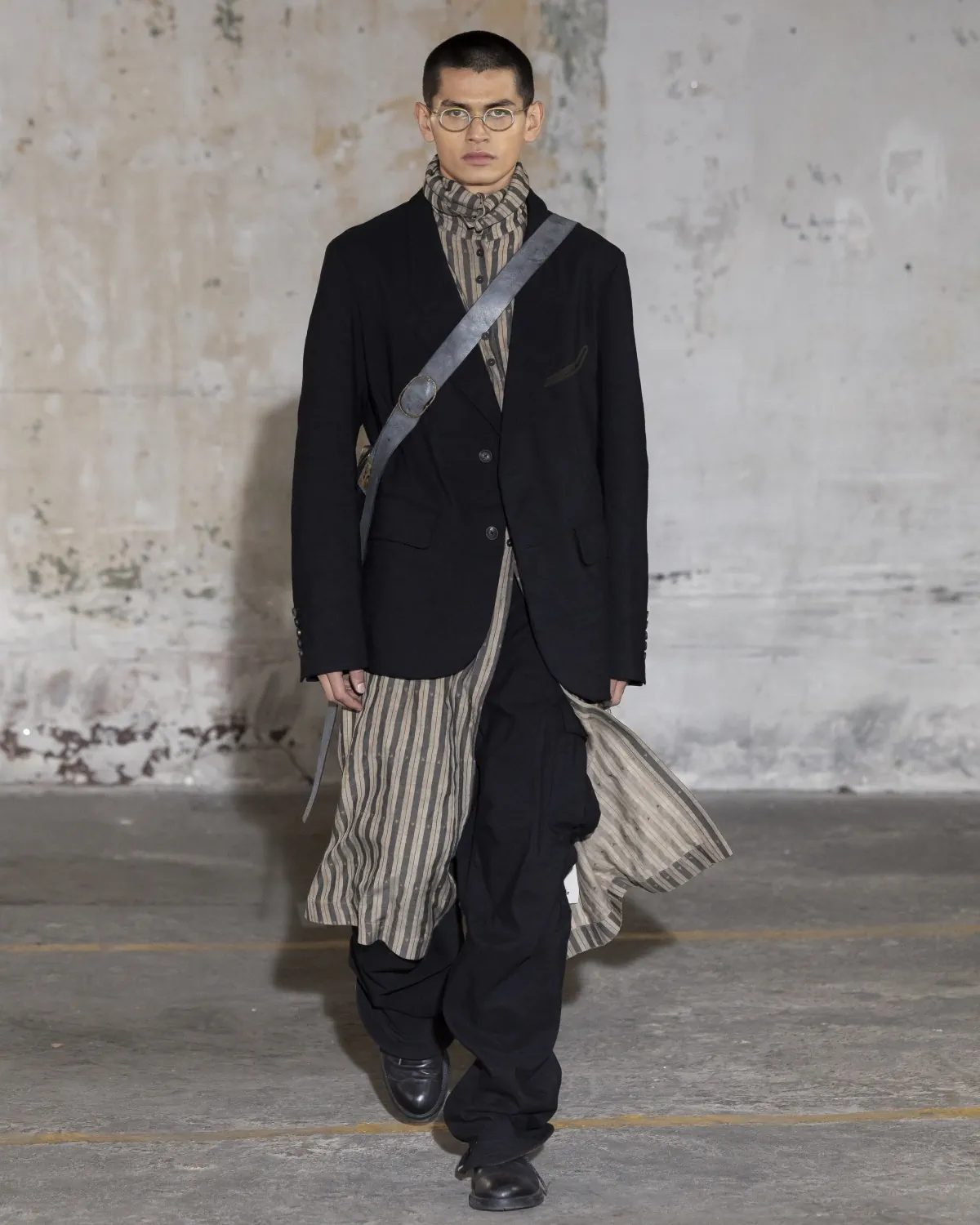 La collection automne 2025 de ZIGGY CHEN alterne réflexion tranquille et fluidité urbaine