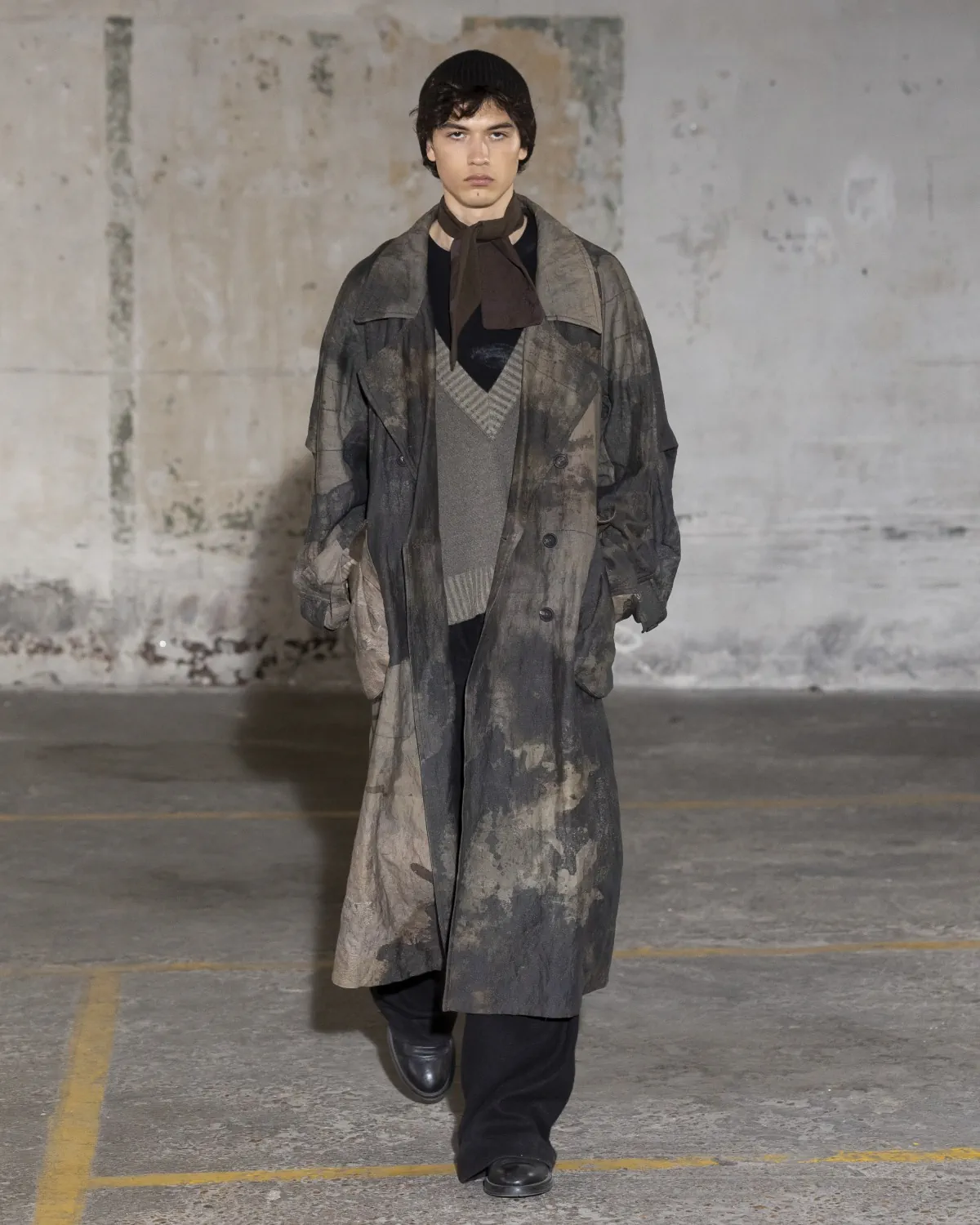 La collection automne 2025 de ZIGGY CHEN alterne réflexion tranquille et fluidité urbaine