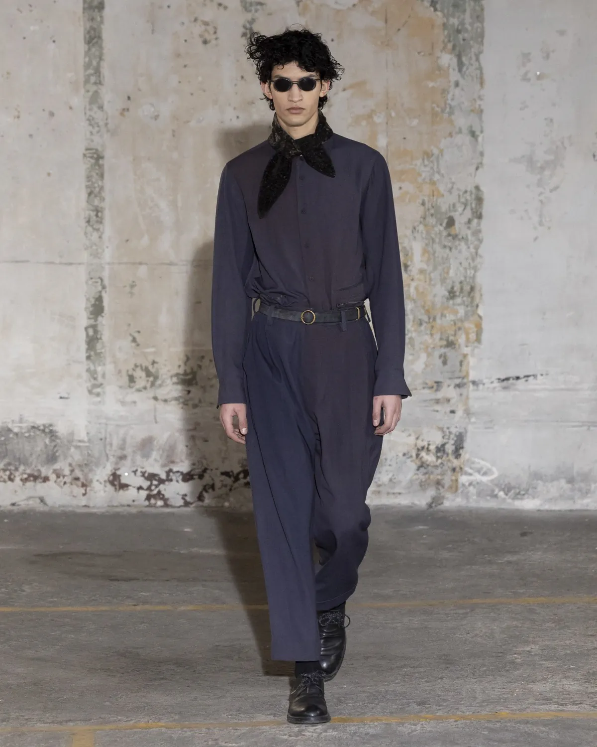 La collection automne 2025 de ZIGGY CHEN alterne réflexion tranquille et fluidité urbaine