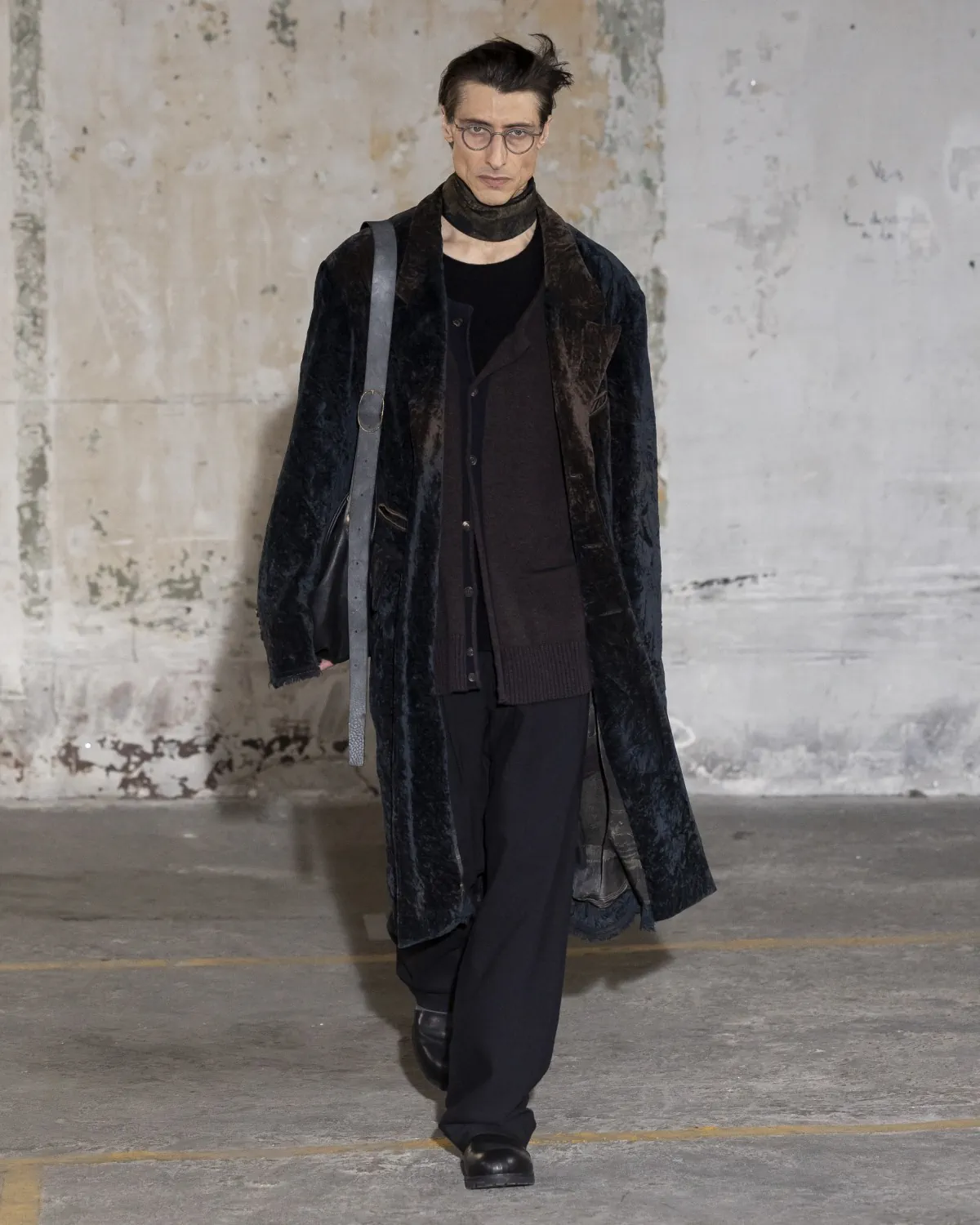 La collection automne 2025 de ZIGGY CHEN alterne réflexion tranquille et fluidité urbaine