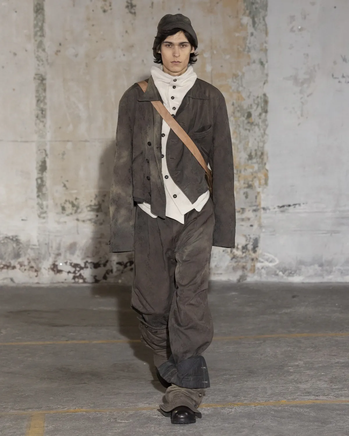 La collection automne 2025 de ZIGGY CHEN alterne réflexion tranquille et fluidité urbaine