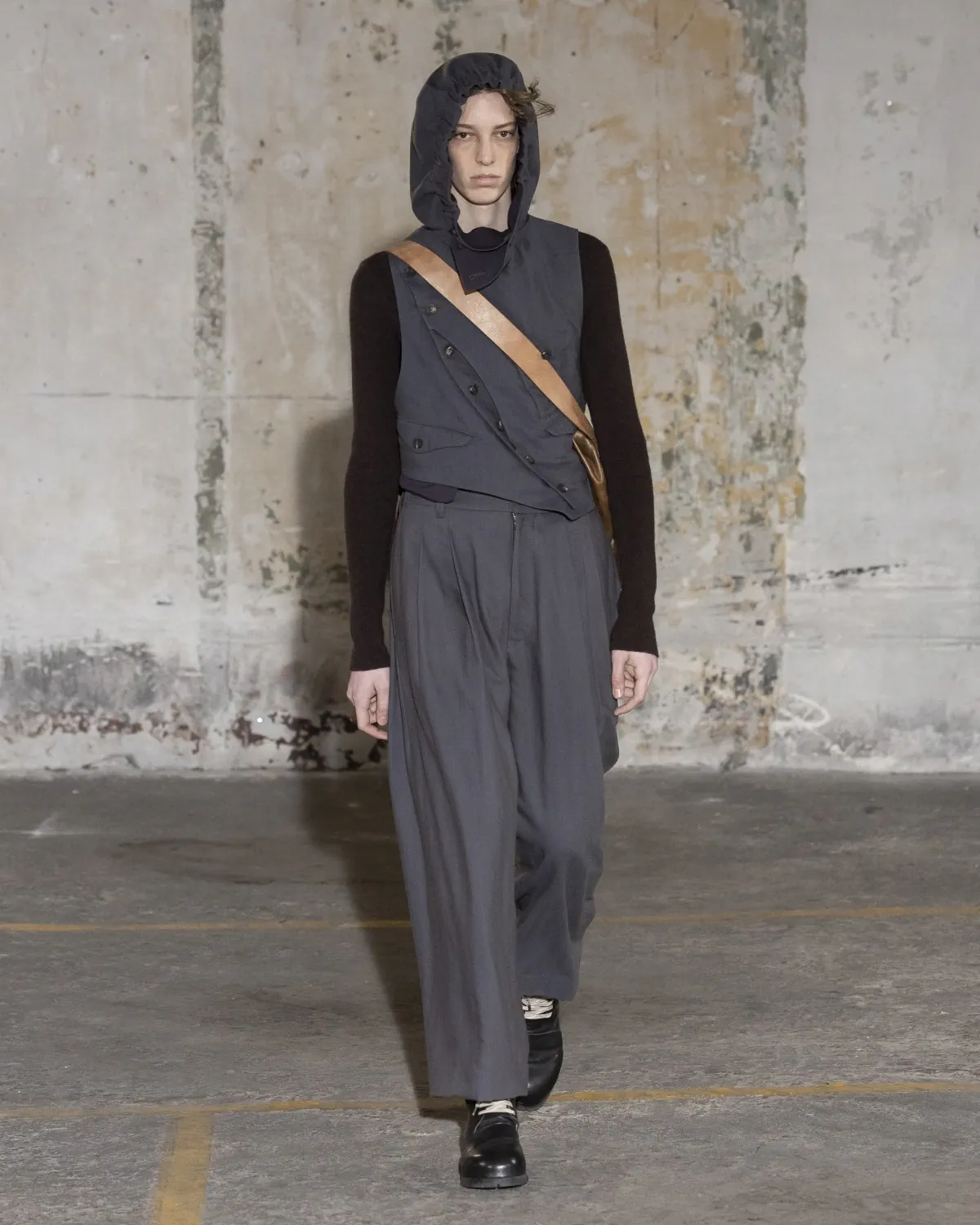 La collection automne 2025 de ZIGGY CHEN alterne réflexion tranquille et fluidité urbaine