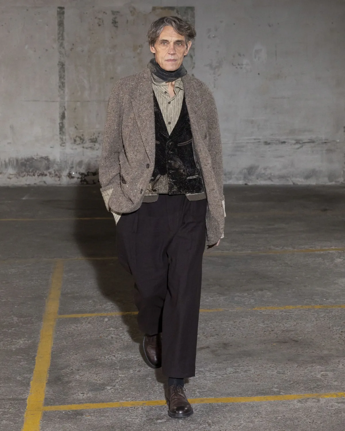 La collection automne 2025 de ZIGGY CHEN alterne réflexion tranquille et fluidité urbaine