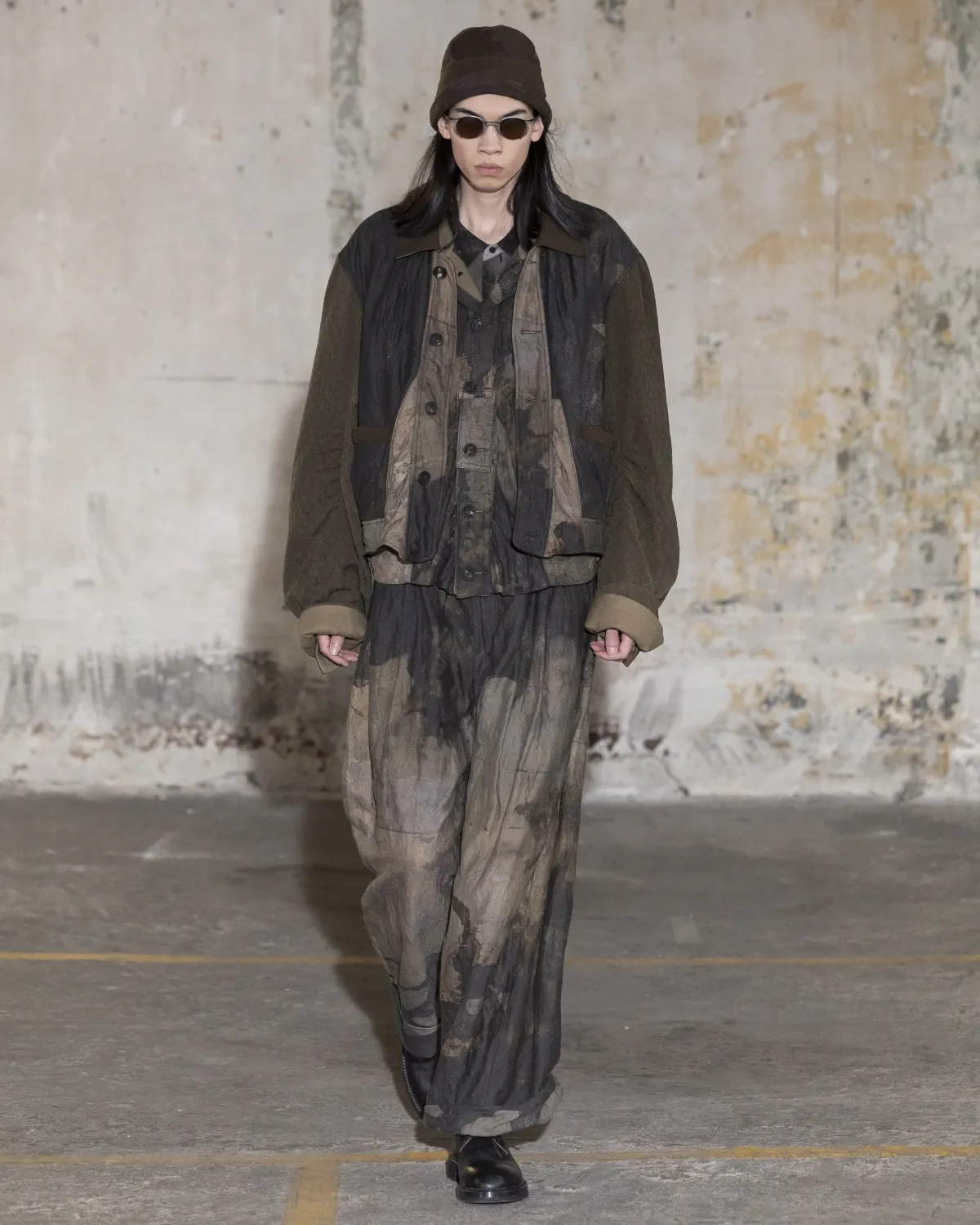 La collection automne 2025 de ZIGGY CHEN alterne réflexion tranquille et fluidité urbaine