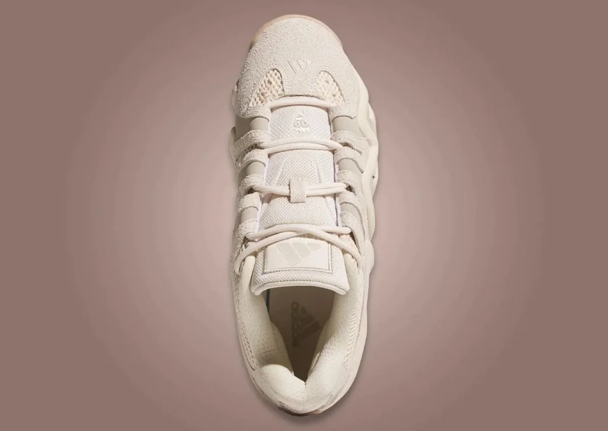 La Crazy 8 Low « Newport Beach » d'adidas rend hommage à la Californie du Sud avec des teintes sablonneuses