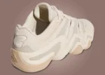 La Crazy 8 Low « Newport Beach » d'adidas rend hommage à la Californie du Sud avec des teintes sablonneuses