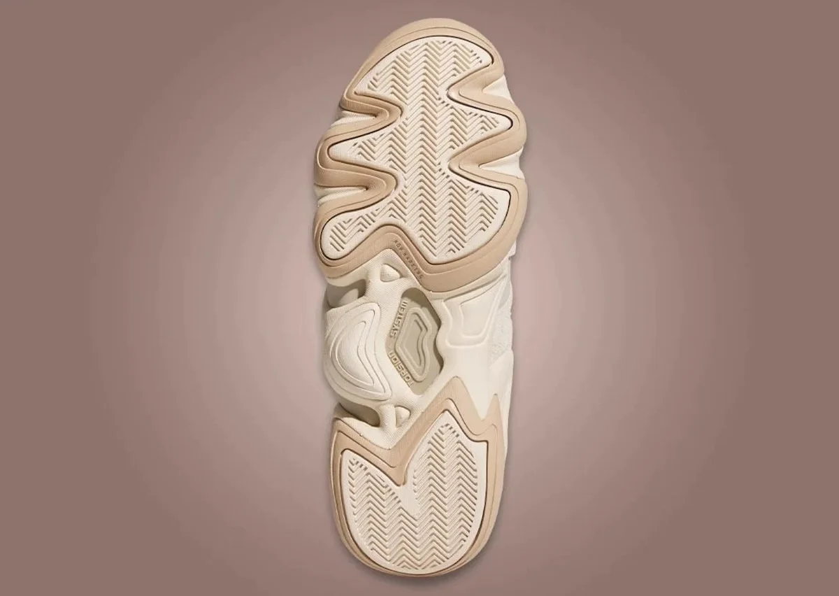 La Crazy 8 Low « Newport Beach » d'adidas rend hommage à la Californie du Sud avec des teintes sablonneuses