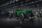 Bentley fait revivre l'héritage de la course automobile avec la Speed Six Continuation et présente le Continental GTC Speed hybride à Rétromobile 2025