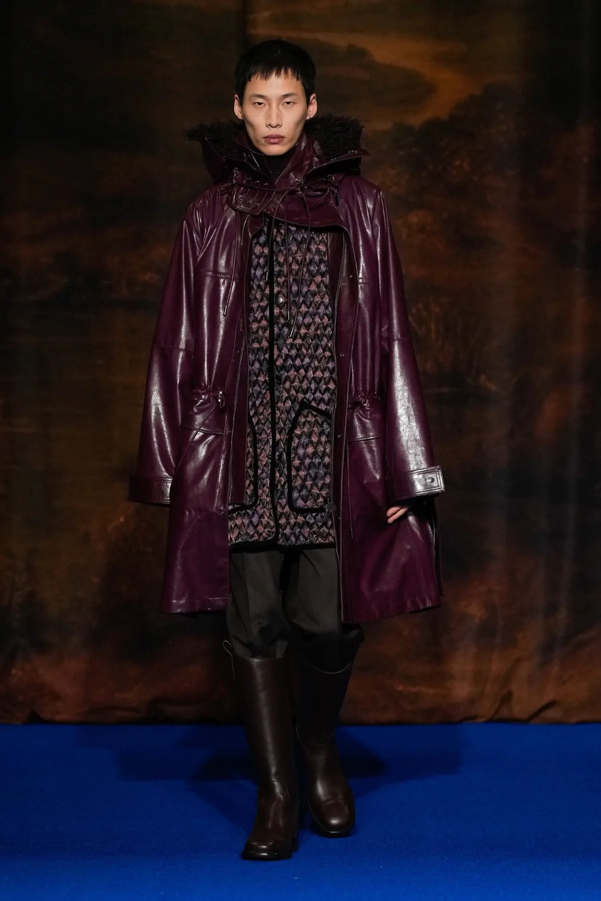 La collection Automne 2025 de Burberry célèbre l'art des vêtements d'extérieur