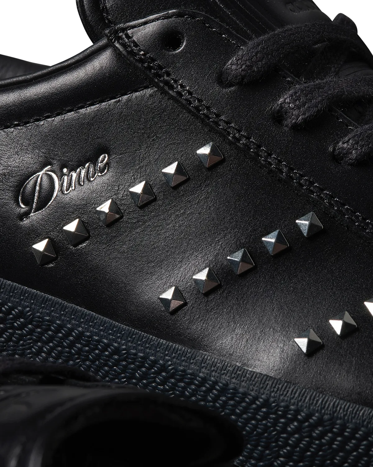 Dime et adidas Gazelle fusionnent l'héritage du skate avec une touche punk
