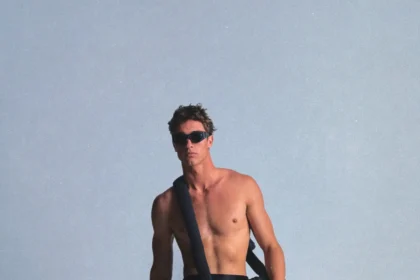 La collection ERL Automne 2025 se relève du feu avec une aisance américaine raffinée