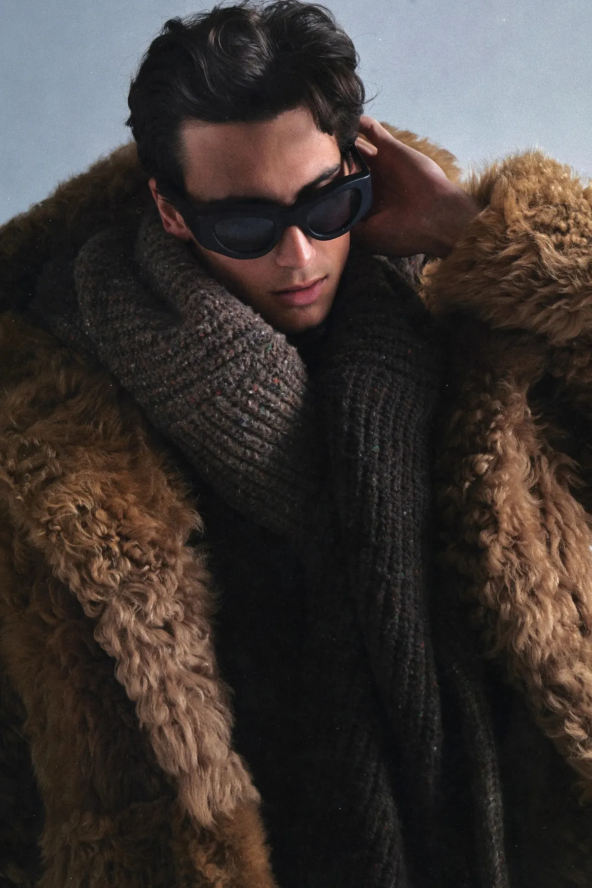 La collection ERL Automne 2025 se relève du feu avec une aisance américaine raffinée