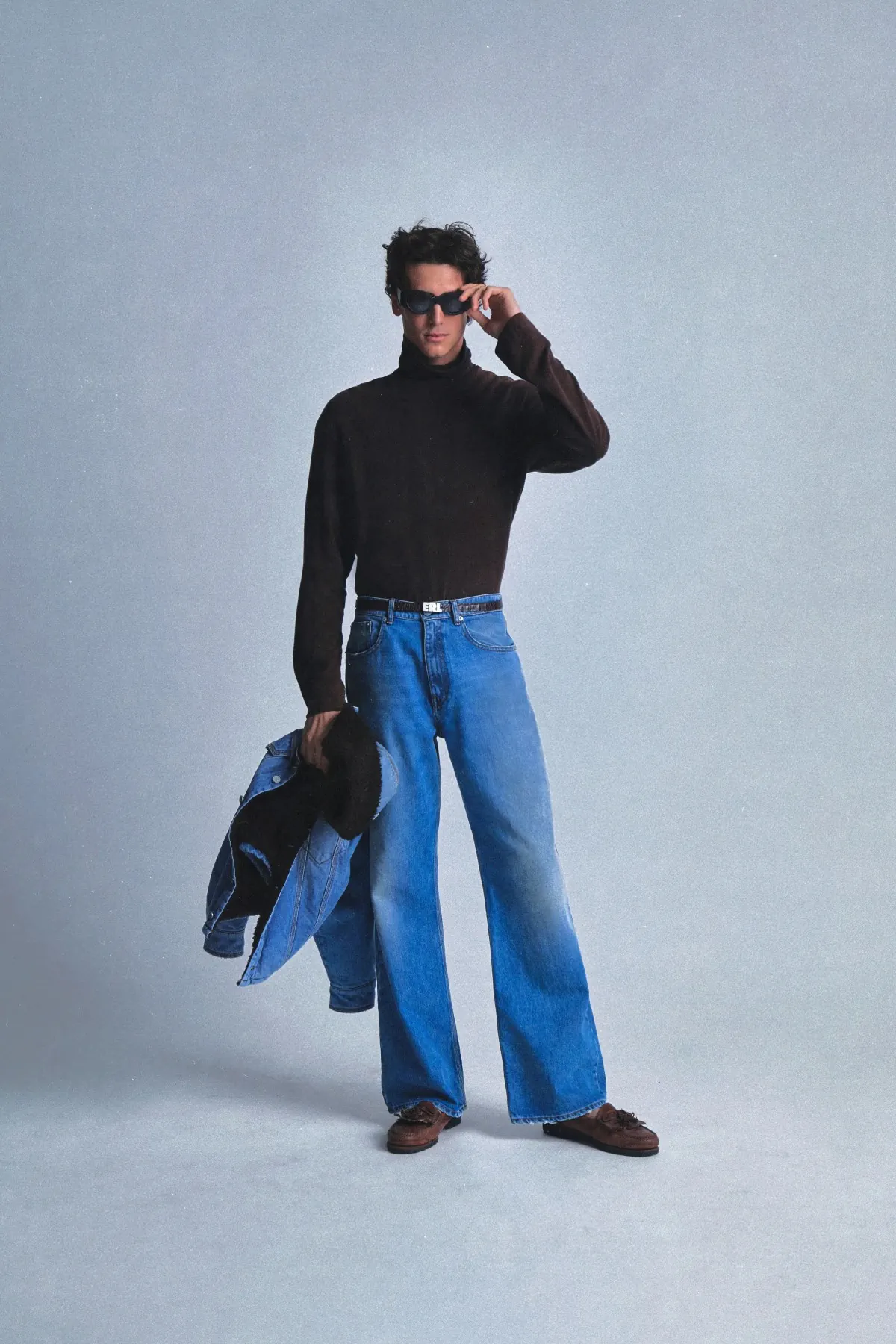 La collection ERL Automne 2025 se relève du feu avec une aisance américaine raffinée