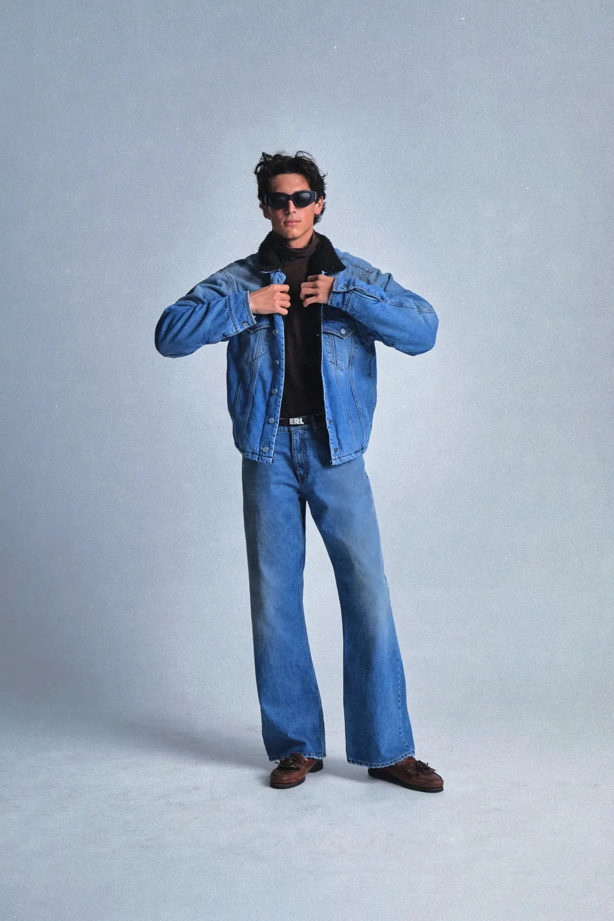 La collection ERL Automne 2025 se relève du feu avec une aisance américaine raffinée