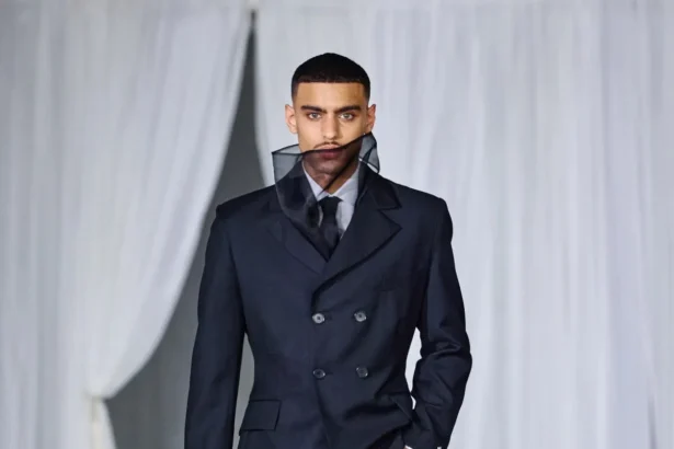 La collection automne 2025 de GmbH puise sa force dans les histoires personnelles et les vérités politiques