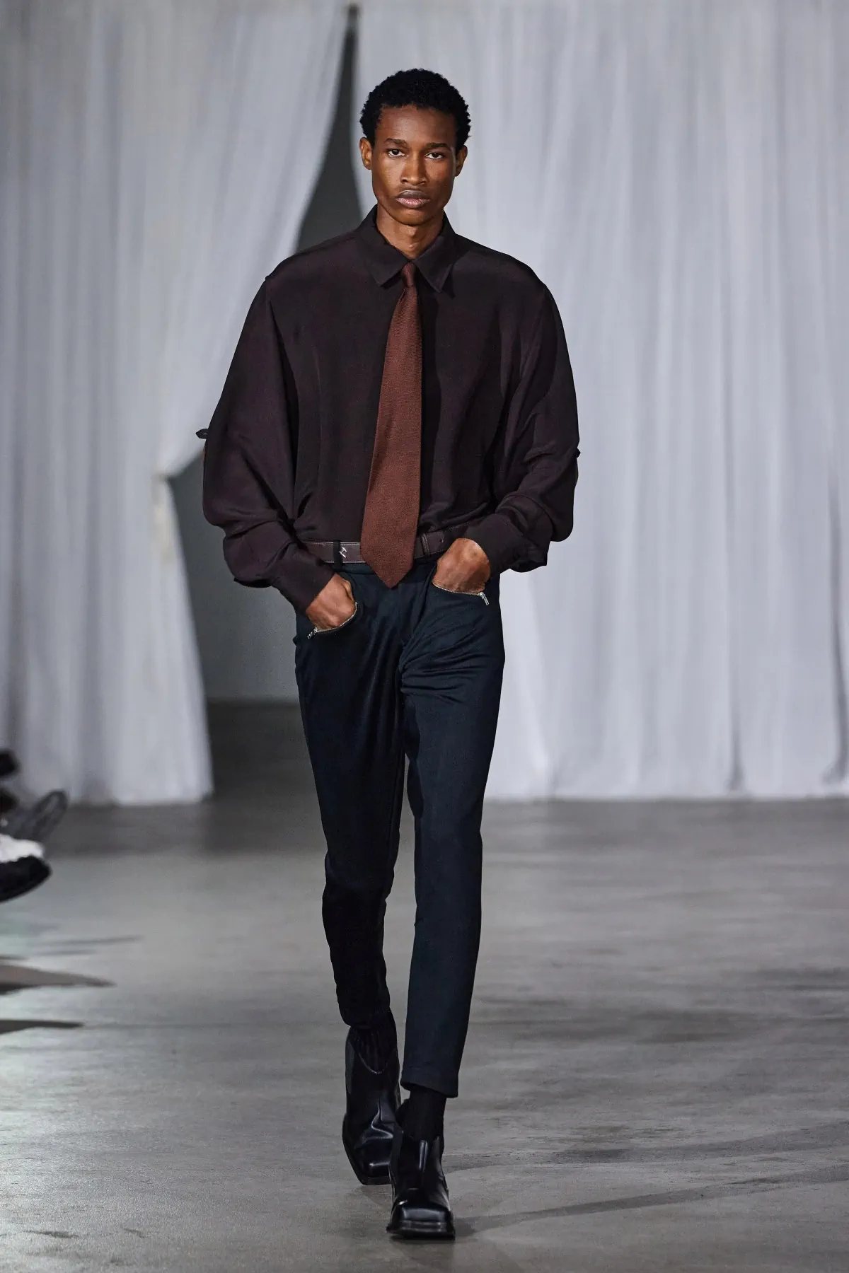 La collection automne 2025 de GmbH puise sa force dans les histoires personnelles et les vérités politiques