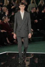 Gucci Fall Winter 2025 Milan Fashion Week 1 Pour l'automne 2025, GUCCI navigue entre héritage et transition