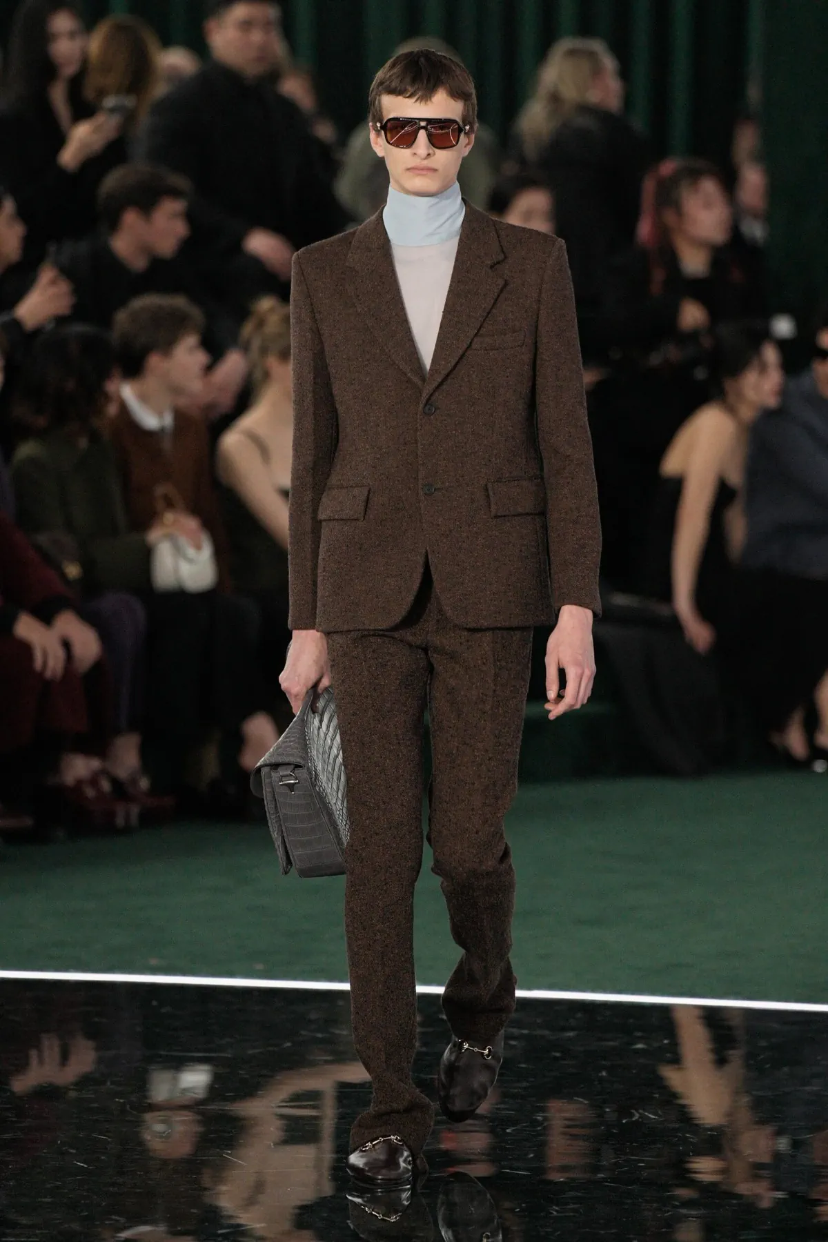 Pour l'automne 2025, GUCCI navigue entre héritage et transition