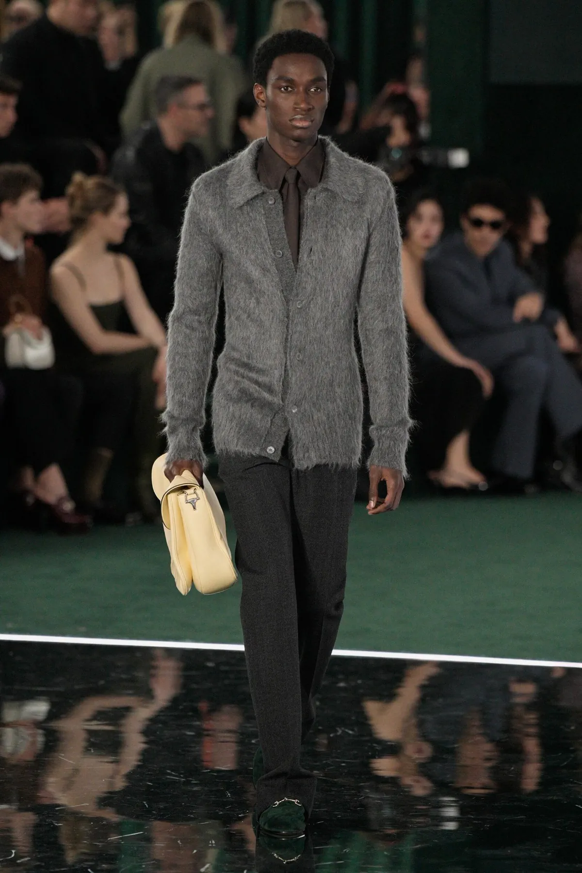 Pour l'automne 2025, GUCCI navigue entre héritage et transition