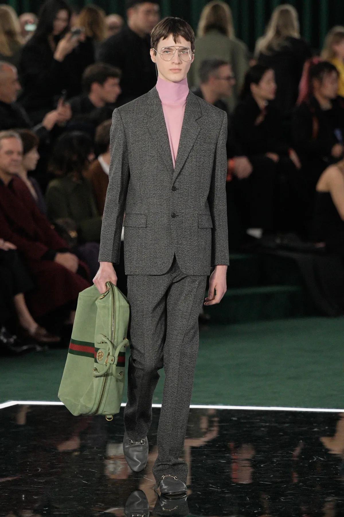 Pour l'automne 2025, GUCCI navigue entre héritage et transition