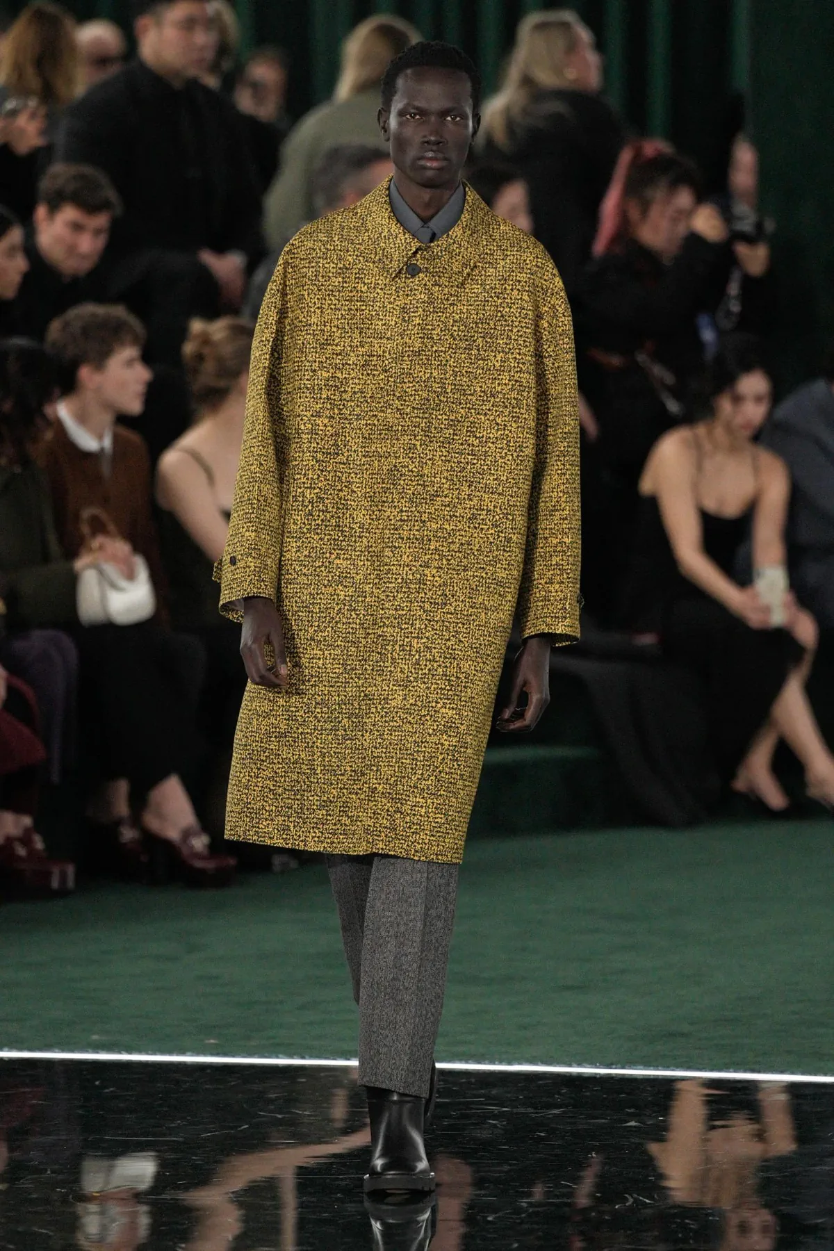 Pour l'automne 2025, GUCCI navigue entre héritage et transition