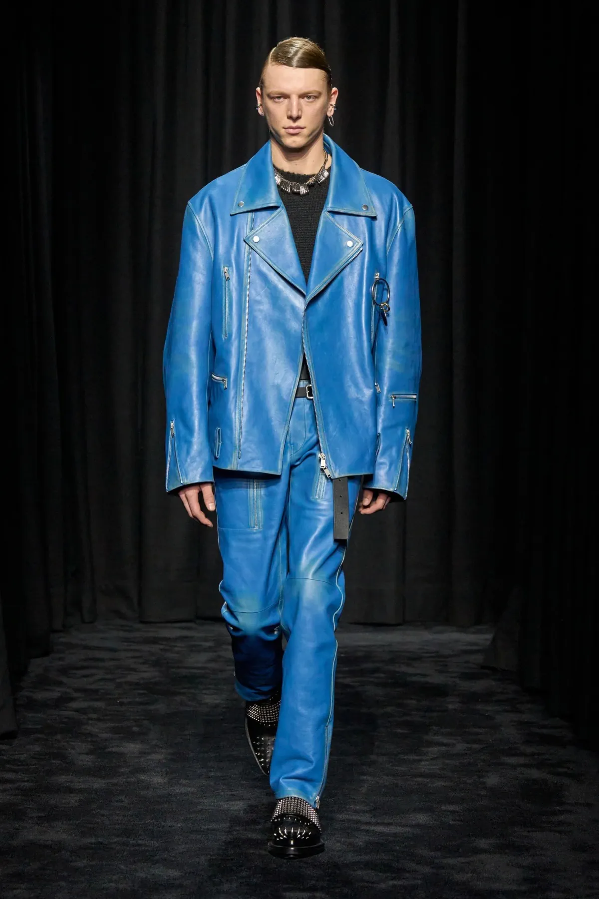 La collection Automne 2025 de Jil Sander est synonyme de force et de rébellion tranquille