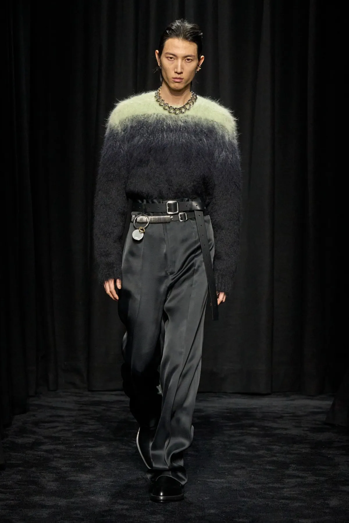 La collection Automne 2025 de Jil Sander est synonyme de force et de rébellion tranquille