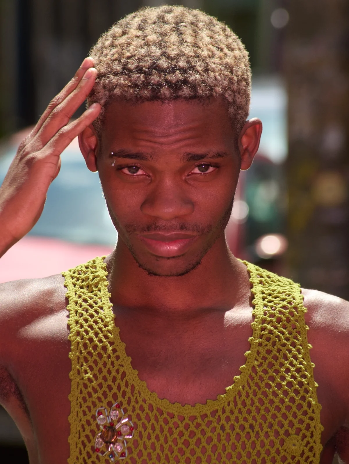 La campagne Printemps/Été 2025 de KENZO capture l'énergie brute de Rio de Janeiro