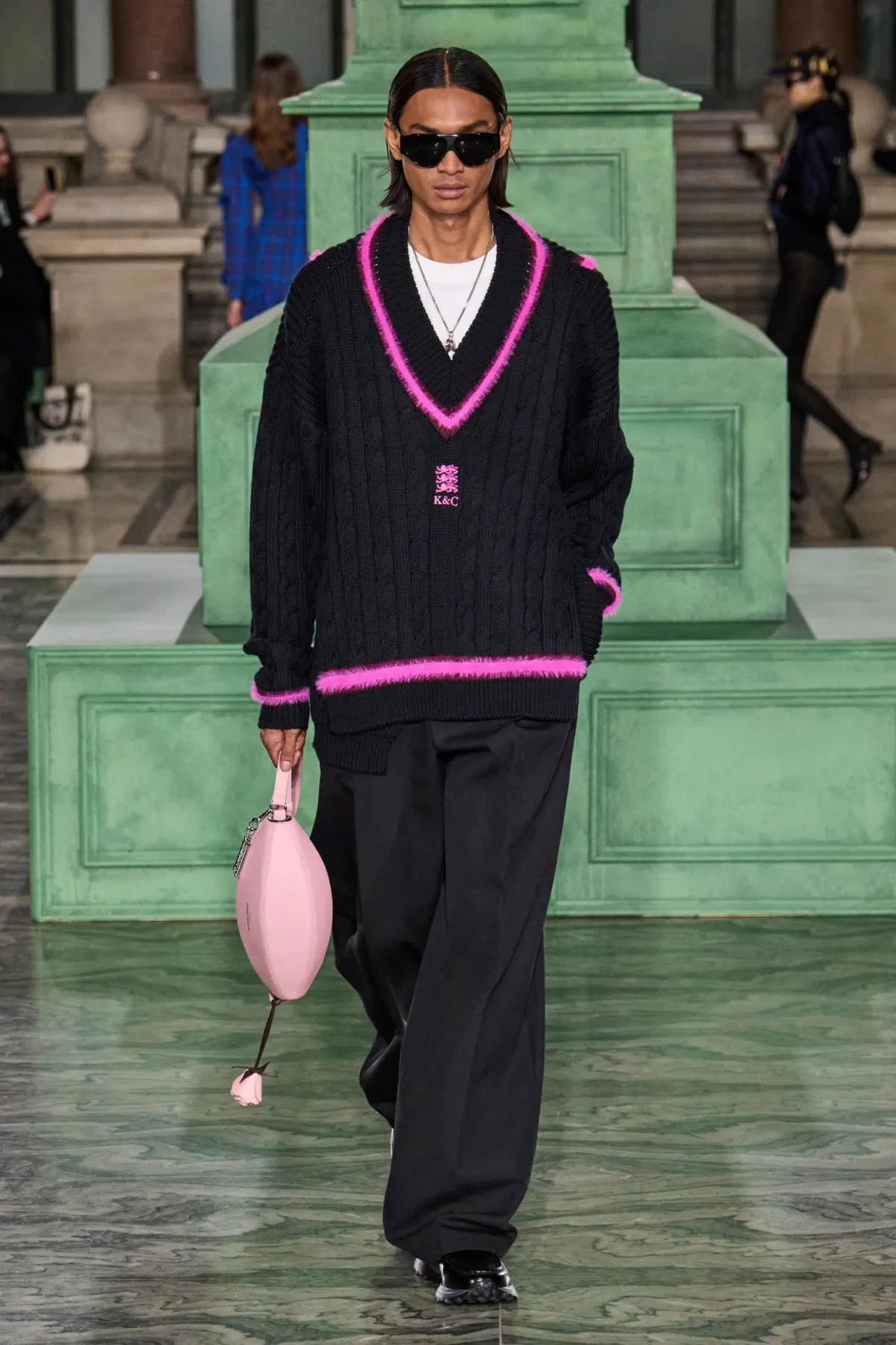 Pour l'automne 2025, KENT&CURWEN s'aventure au pays imaginaire