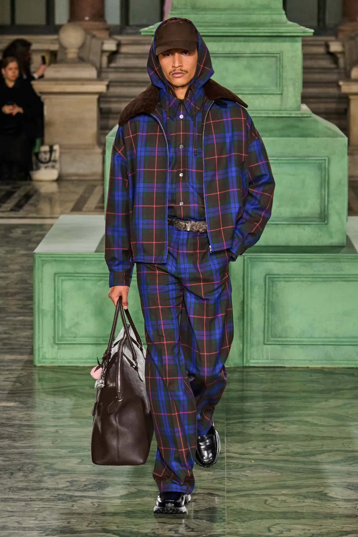 Pour l'automne 2025, KENT&CURWEN s'aventure au pays imaginaire