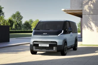 L’utilitaire 100% électrique Kia PV5 vise le Volkswagen ID Buzz et le Ford E-Transit avec une stratégie modulaire ingénieuse