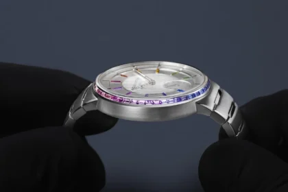 Louis Vuitton dévoile deux nouvelles montres Tambour en édition limitée, sublimées par la maîtrise du sertissage