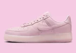 La sneaker Drake NOCTA x Nike Air Force 1 « Pink Foam » fait partie intégrante de la culture sneaker