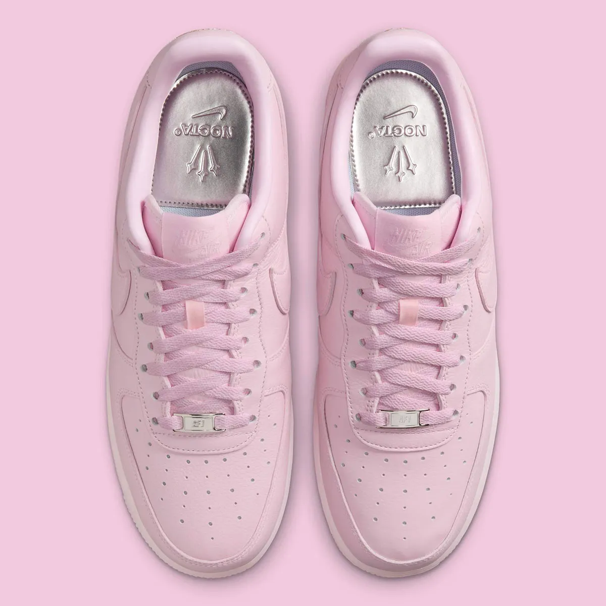 La sneaker Drake NOCTA x Nike Air Force 1 « Pink Foam » fait partie intégrante de la culture sneaker