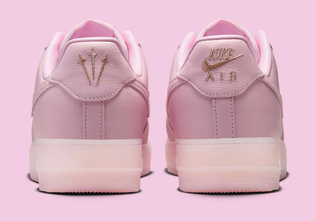La sneaker Drake NOCTA x Nike Air Force 1 « Pink Foam » fait partie intégrante de la culture sneaker