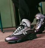 La New Balance 1000 « Dark Ice Wine » consolide sa place dans la culture des coureurs branchés