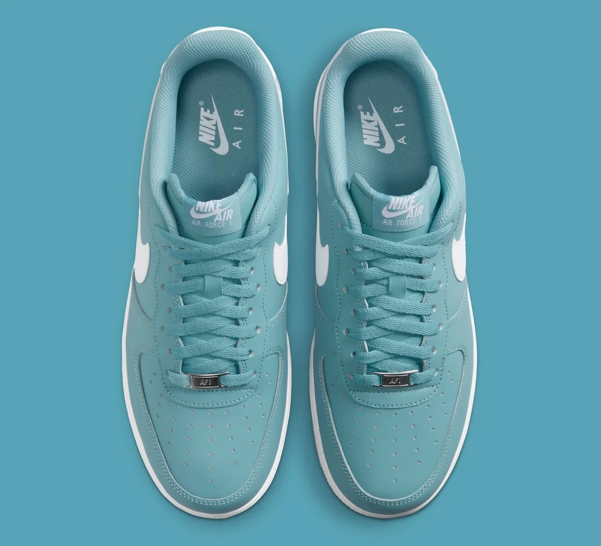 La Nike Air Force 1 Low « Denim Turquoise » revisite la basket classique avec des teintes estivales