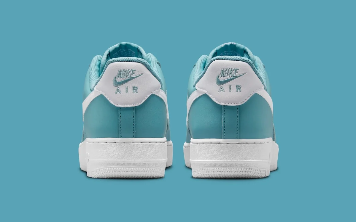 La Nike Air Force 1 Low « Denim Turquoise » revisite la basket classique avec des teintes estivales