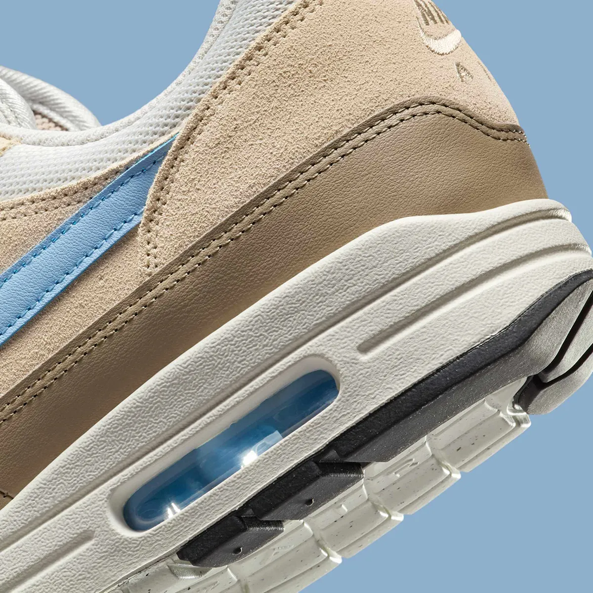 La Nike Air Max 1 « Light Bone/Sanddrift » sublime l'héritage avec un style sobre