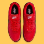 La Nike Air Max 90 Racing « Red/Black » s'inspire des sports mécaniques