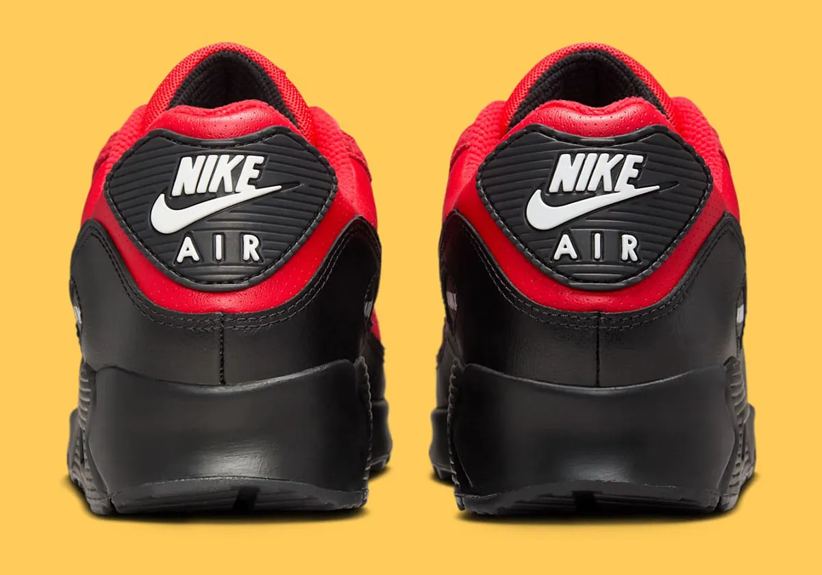 La Nike Air Max 90 Racing « Red/Black » s'inspire des sports mécaniques
