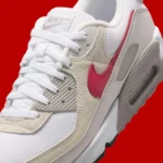La Nike Air Max 90 « University Red » associe un style intemporel à une touche de couleur franche