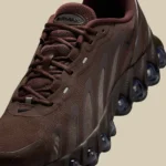 La Nike Air Max DN8 « Triple Brown » arrive le 3 mars et se démarque par une polyvalence aux tons de terre