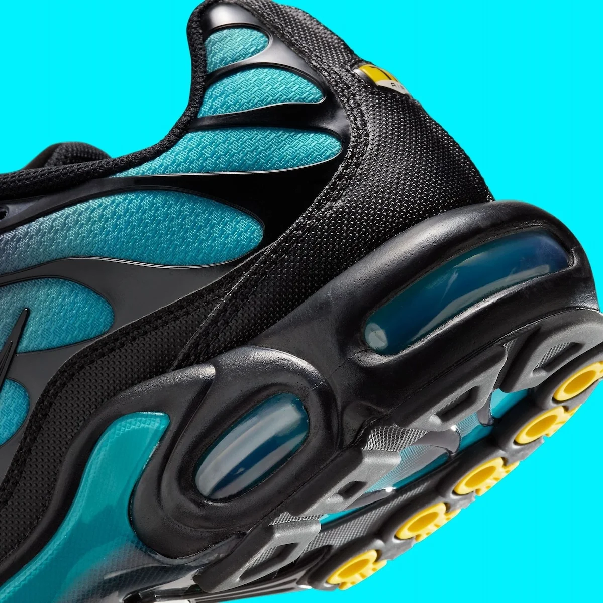 La Nike Air Max Plus « Bright Blue » fait revivre un classique emblématique avec une touche de modernité