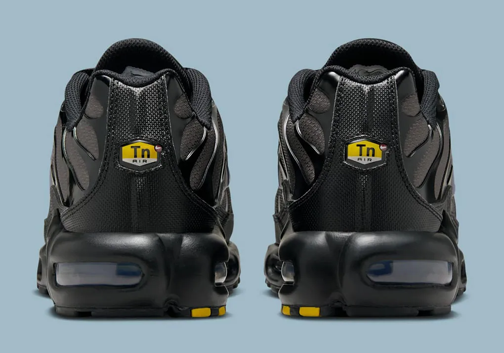 La Nike Air Max Plus arrive dans un coloris « Dark Smoke Grey »
