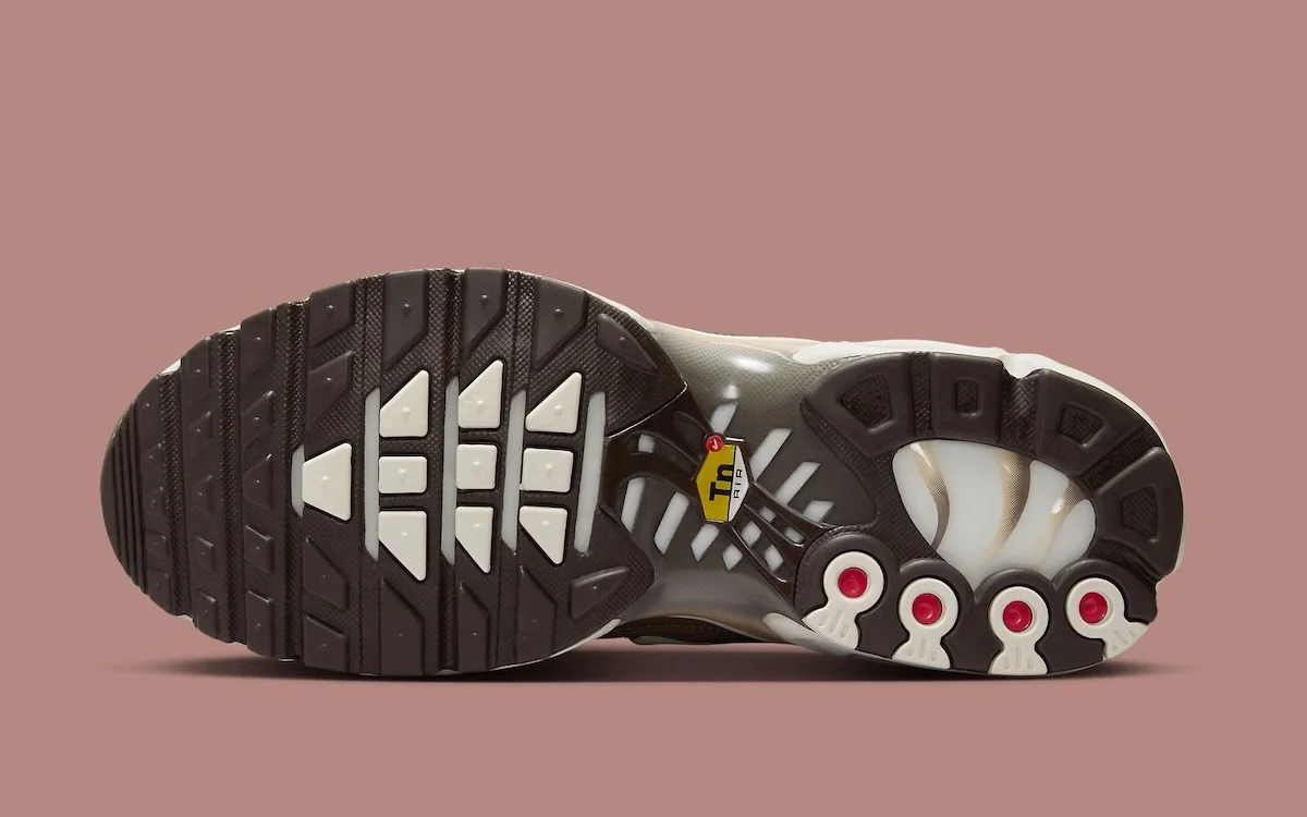 La Nike Air Max Plus « Mink Brown » apporte l'élégance de l'automne à l'été 2025