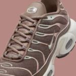 La Nike Air Max Plus « Mink Brown » apporte l'élégance de l'automne à l'été 2025
