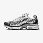 Nike Air Max Plus VII Panda La Nike Air Max Plus VII « Panda » revient pour les fêtes de fin d'année 2025 avec un style monochrome classique